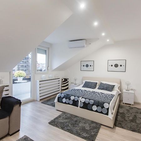 Stan Na Dan Angel Appartement Novi Sad Buitenkant foto