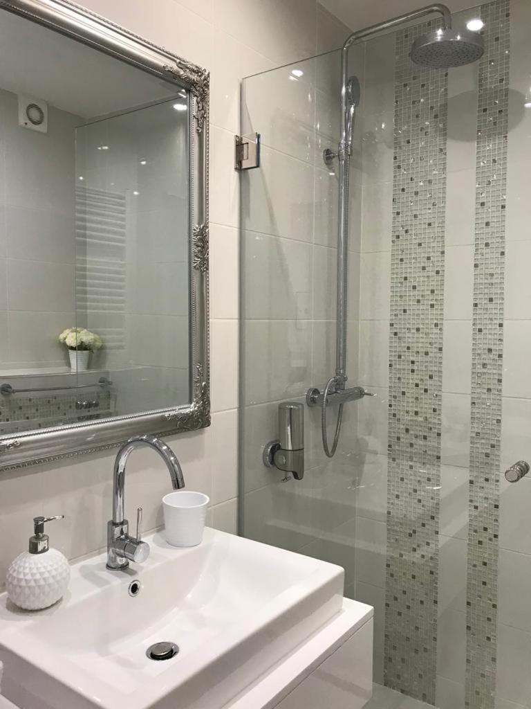 Stan Na Dan Angel Appartement Novi Sad Buitenkant foto