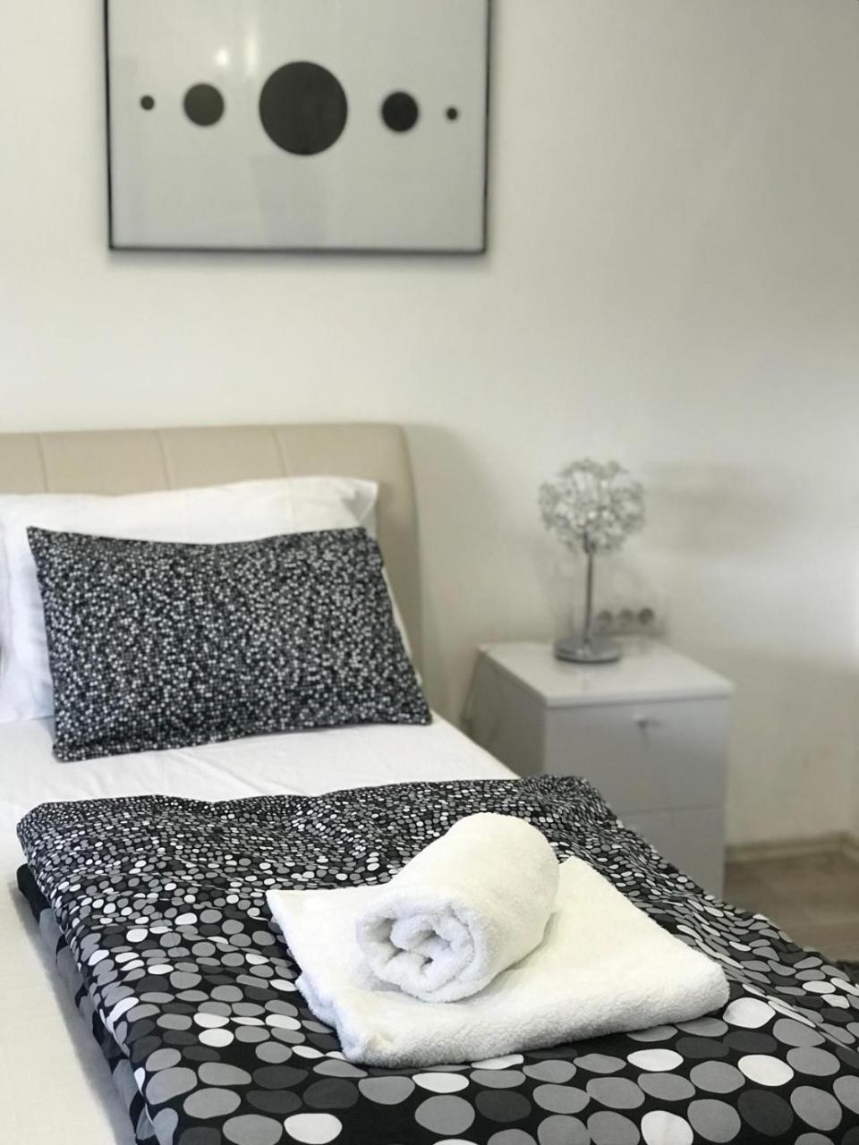 Stan Na Dan Angel Appartement Novi Sad Buitenkant foto