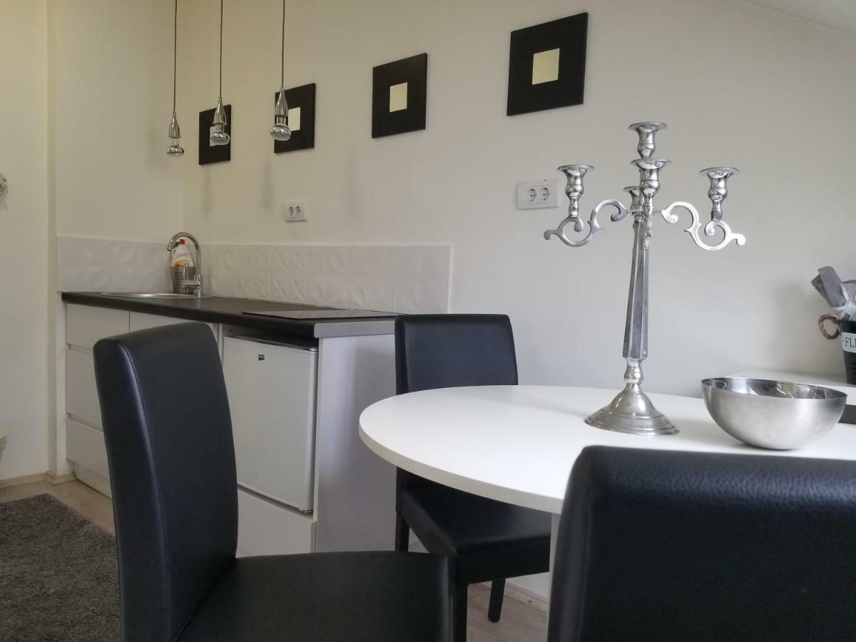 Stan Na Dan Angel Appartement Novi Sad Buitenkant foto