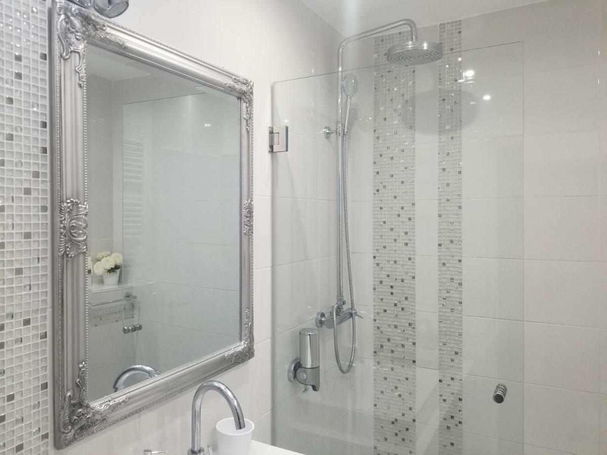 Stan Na Dan Angel Appartement Novi Sad Buitenkant foto
